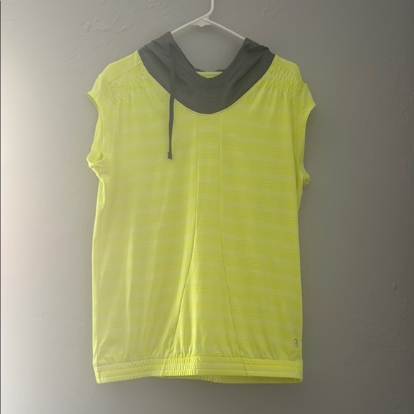MPG Tops - MPG Yellow and Gray Sweatshirt Athletic Top 6